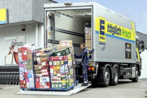 Cuáles Son Los Mejores Carros Para Transportar Mercadería Con Ruedas 7 camion de carga transportando mercancia diversa