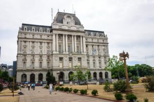 Es Correo Argentino una empresa pública o privada en Argentina 12 edificio de oficina de correo argentino antiguo