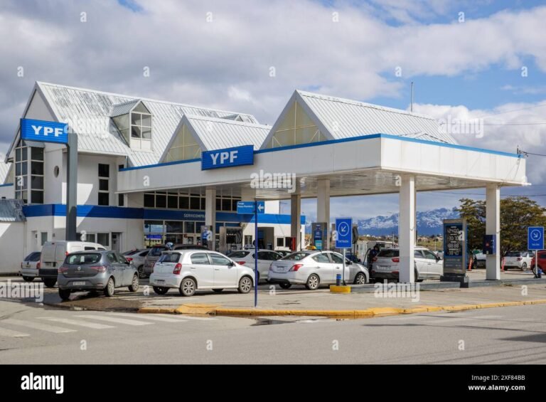 YPF acepta tarjeta de crédito para cargar combustible y servicios