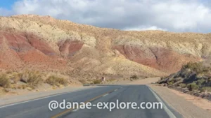 estrellas amarillas senalizando ruta argentina rural